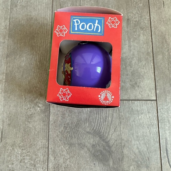 Vintage Disney Winnie the Pooh 'Tigger' Seasonal Specialties ornament in box - Picture 5 of 9